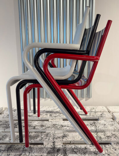 Sedia in metallo dal design industriale moderno, modello V12 di PF Stile