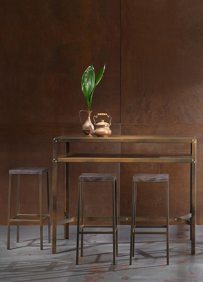 Tavolo alto moderno per lounge e zone break, qualità artigianale e produzione locale